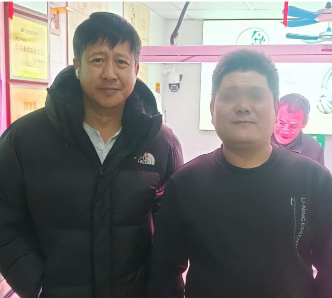 买菜无人识定居上海生活低调这辈子不懂炫耀九游会j9入口登录新版张国强拎无纺布袋