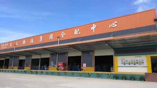 地游客爆满终于知道为啥走不出河南了九游会J9越黑越红！端午节胖东来外(图6)