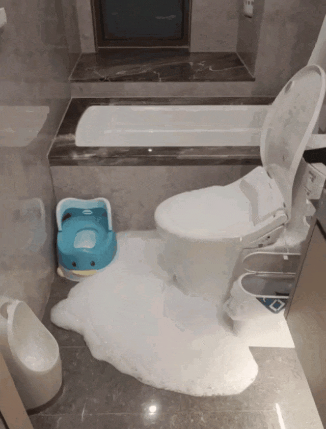 的2楼不好住也卖不掉沦为不动产咋办九游会J9有一种痛苦叫买了架空层(图2)